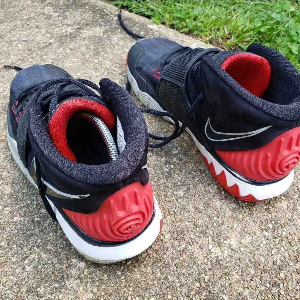Nike Kids Kyrie 6 GS sneakers- SIZE 7Y
